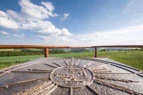 Fotografie Aussichtspunkt/-tafel mit Blick auf Herrstein