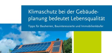 Foto der Bauherrenmappe für VG Herrstein-Rhaunen der Energieagentur Rheinland-Pfalz mit dem Titel Klimaschutz bei der Gebäudeplanung bedeutet Lebensqualität