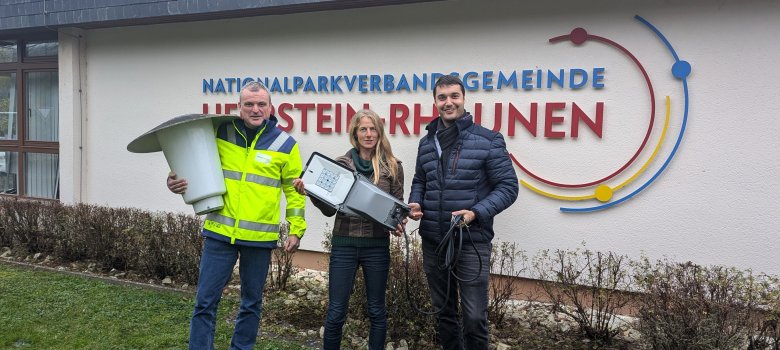 Foto mit Vertreter OIE und BGM sowie Klimawandelmanagerin anläßlich Straßenlampenerneuerung in Sien, Allenbach und Wickenrodt
