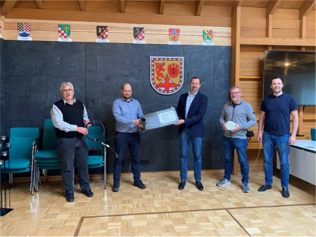 Foto LED-Umrüstung Straßenlaternen mit Vertreter VG, OIE