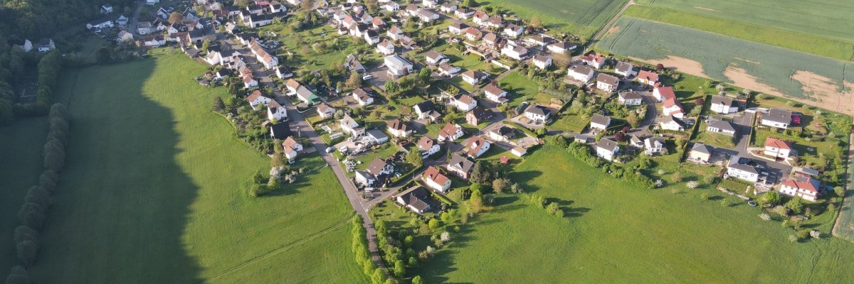 Header-Dickesbach Luftbild der Ortslage Dickesbach