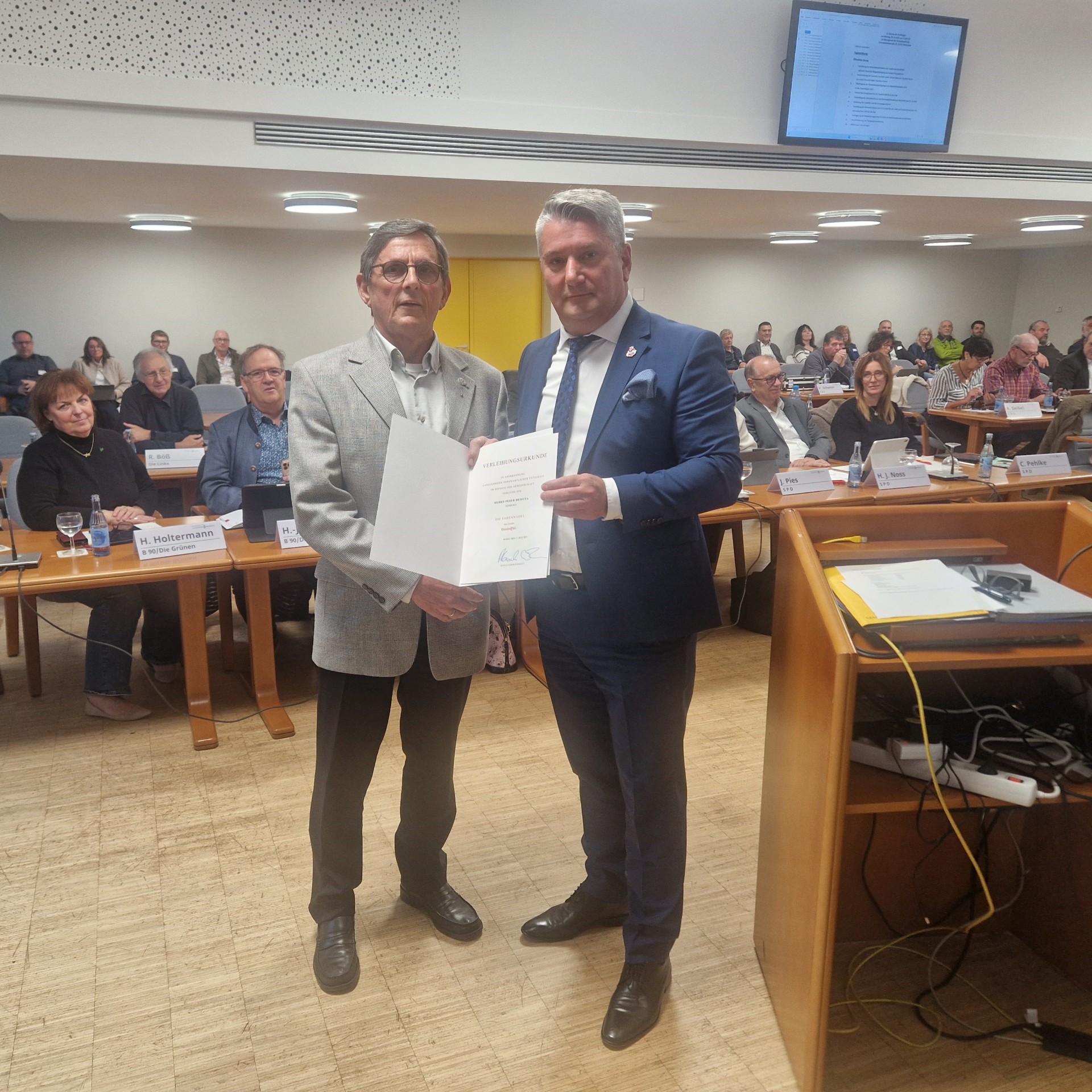 Verleihung Landesehrennadel an Peter Remuta