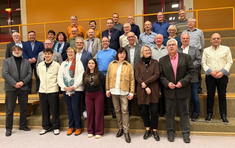 Gruppenbild mit einem Teil der geehrten Personen Gruppenbild mit einem Teil der geehrten Personen